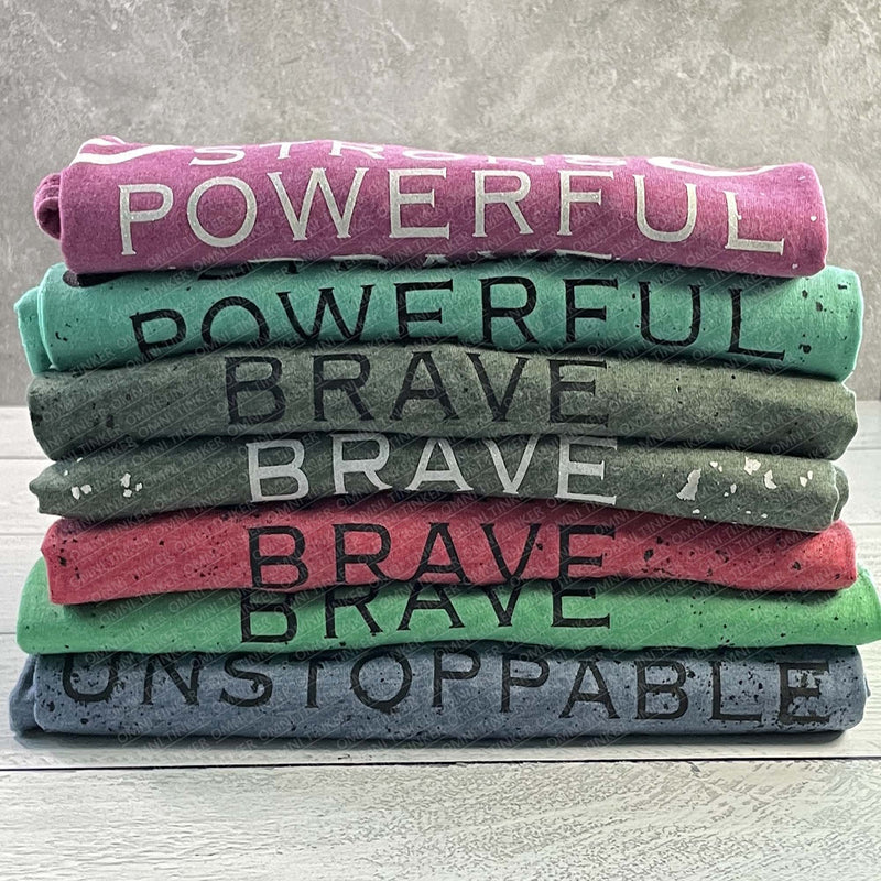 She Is ... | T-shirt |